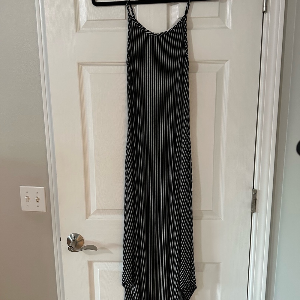 Carly Jean Los Angeles Stella Black and White Striped Women's Maxi Dress-Medium